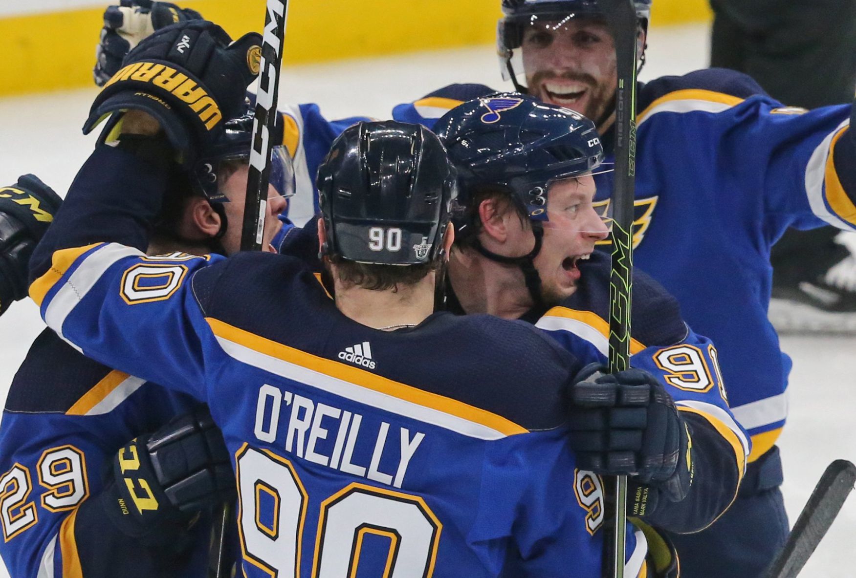 Blues and Jets battle in game 3 of the playoffs